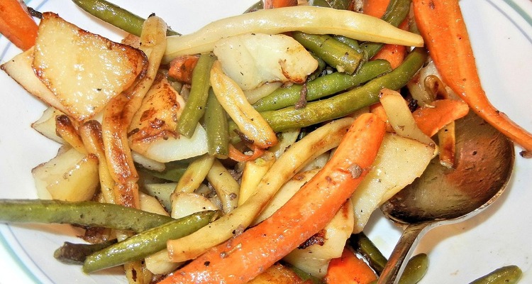 Roasted Vegetables with Green Beans, Onions, Mushrooms and Carrots Recipe